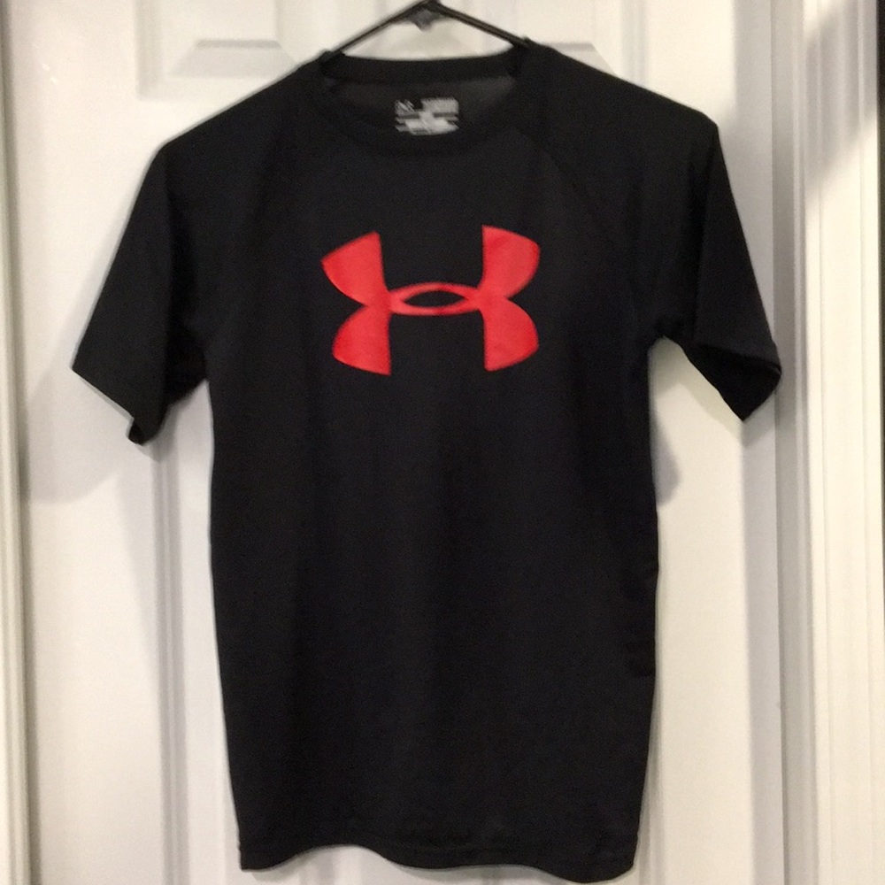 Under Armour Boy’s Heat Gear T-shirt EUC Like New